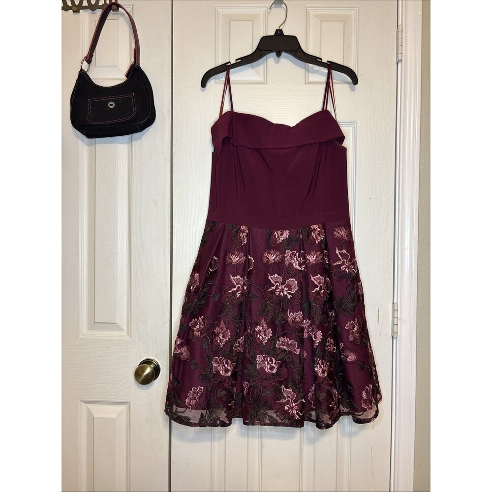 Morgan & Co. Size 12 Dress Burgundy Mesh Floral Embroidered Prom Homecoming